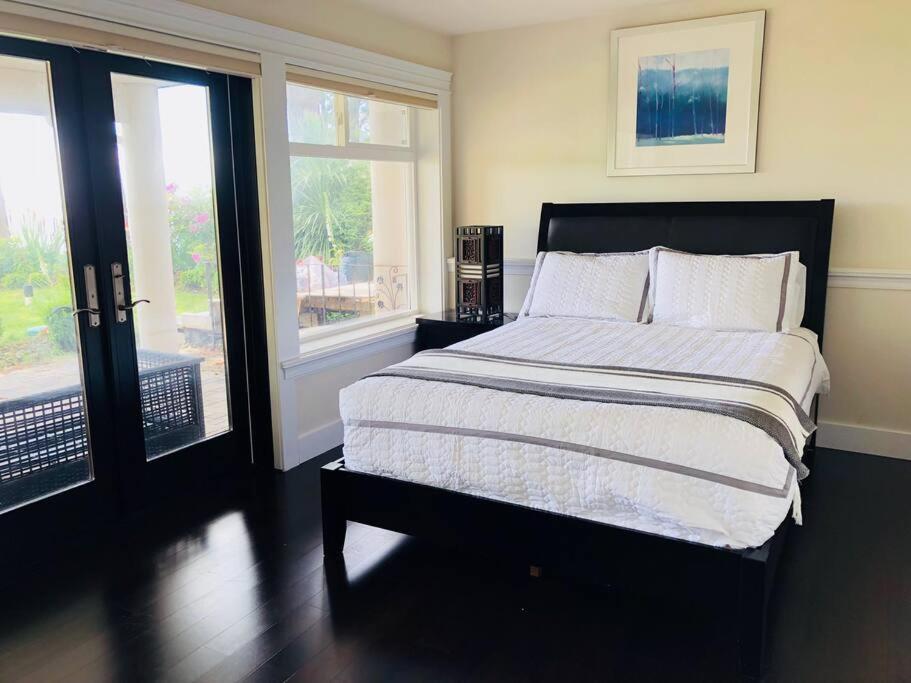 Saanichton Waterfront 2Br Suite With Superb Views Exteriör bild