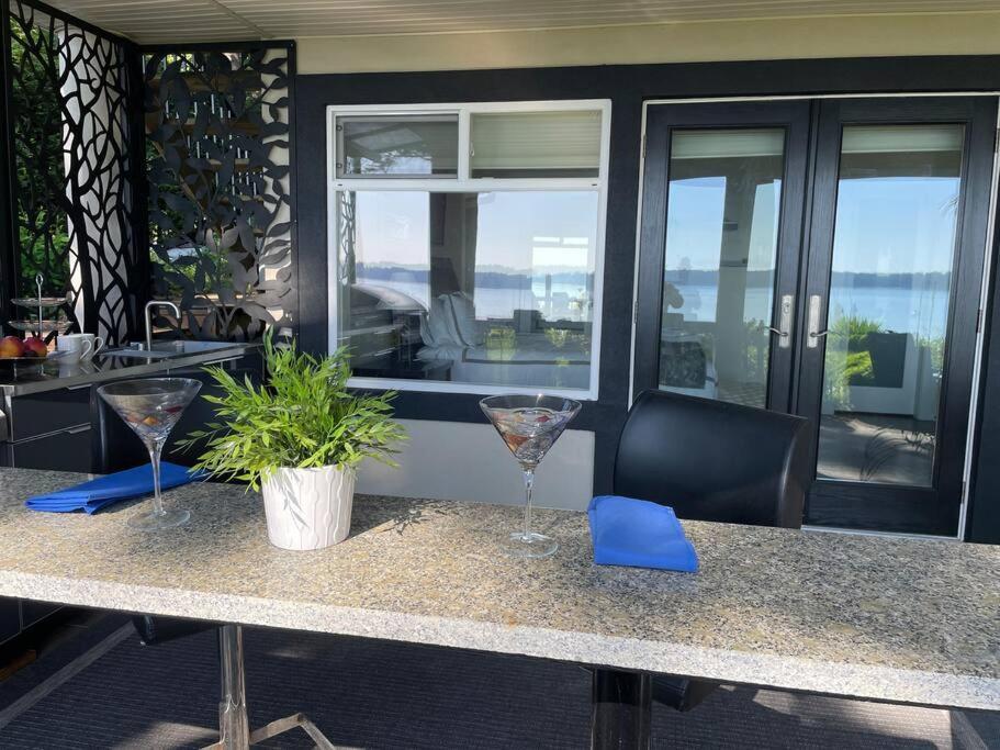 Saanichton Waterfront 2Br Suite With Superb Views Exteriör bild