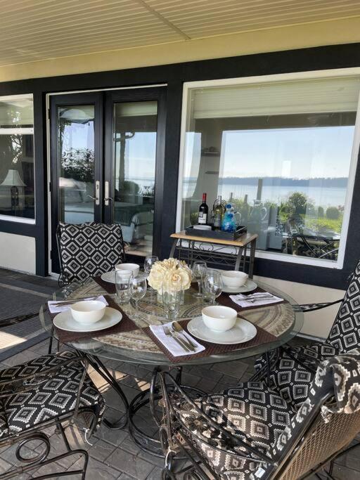Saanichton Waterfront 2Br Suite With Superb Views Exteriör bild